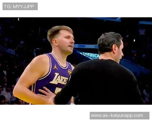 东契奇带领球队团建活动雷迪克表示积极反馈不断涌现