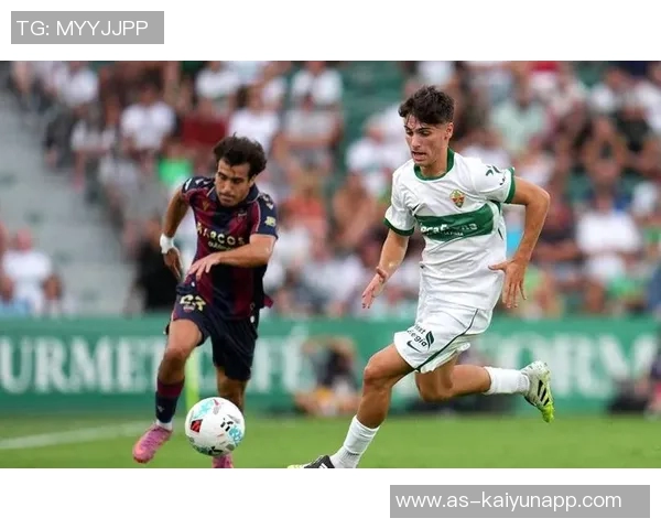 尤文图斯关注埃尔切中场门多萨面临曼城皇马激烈竞争