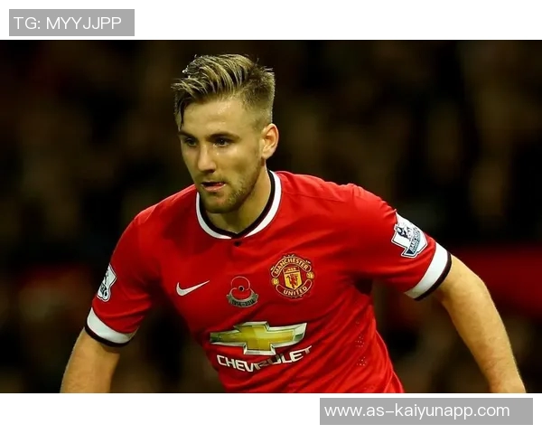 内维尔批评卢克肖需增强对抗能力以应对激烈比赛挑战