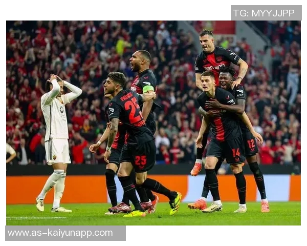 多特蒙德与勒沃库森关注利兹联16岁中场新星萨姆阿尔克